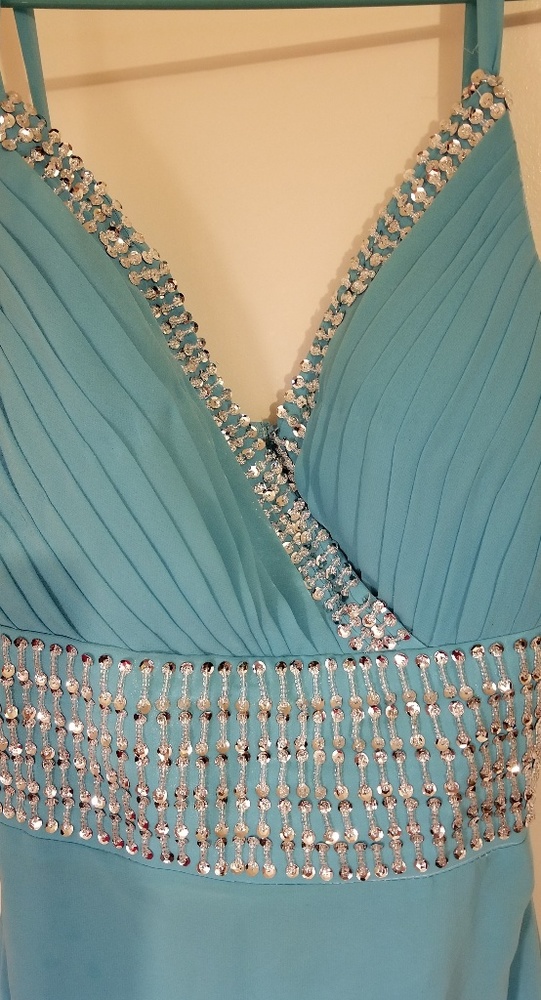 Dress - Picture 2 of 4